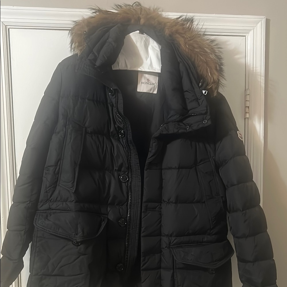 Moncler Black Puffer Jacket with Hood and Zipper Closure